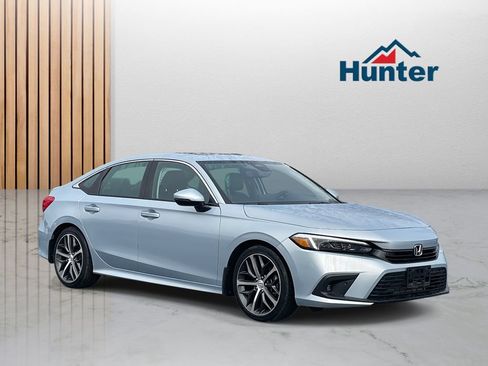 Used 2023 Honda Civic Touring image 1