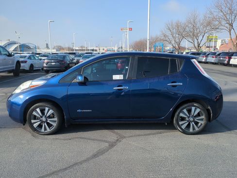 Used 2016 Nissan Leaf SV image 9