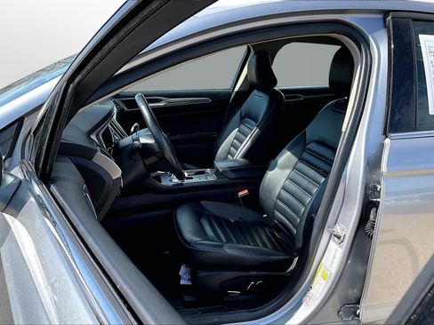 Used 2020 Ford Fusion SEL FWD image 16