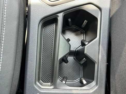 Certified 2023 Volkswagen Tiguan SE w/ Panoramic Sunroof Package FWD image 36