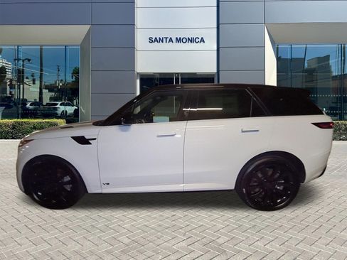New 2026 Land Rover Range Rover Sport Dynamic SE AWD/4WD image 2