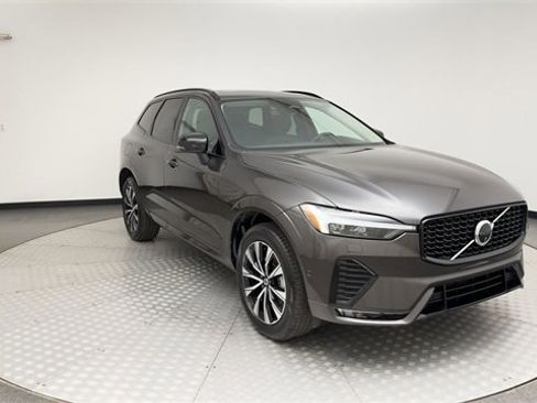 Certified 2025 Volvo XC60 B5 Plus w/ Climate Package image 8