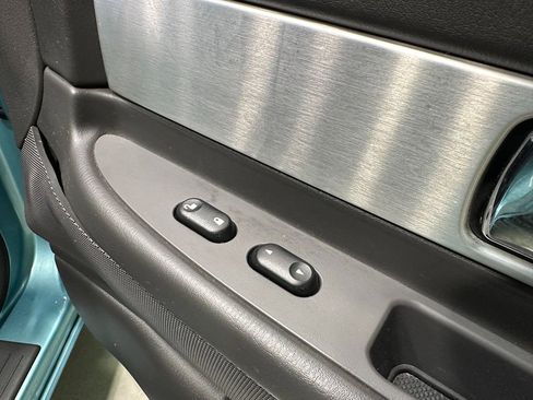 Used 2002 Ford Thunderbird image 13