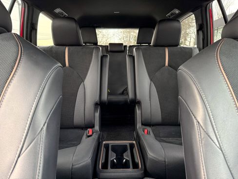 Used 2024 Toyota Grand Highlander AWD Hybrid image 16