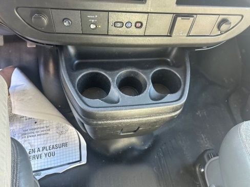 Used 2018 GMC Savana 3500 image 22