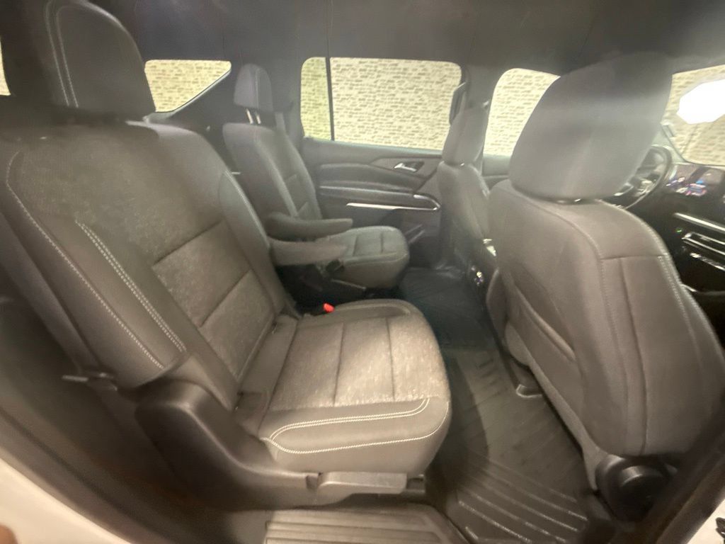 Used 2024 Chevrolet Traverse LT FWD image 12
