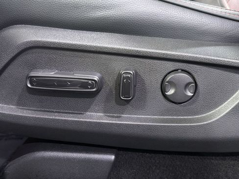 Used 2025 Honda Pilot Black Edition image 26