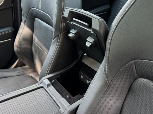 Used 2021 Jaguar XF R-Dynamic SE image 14