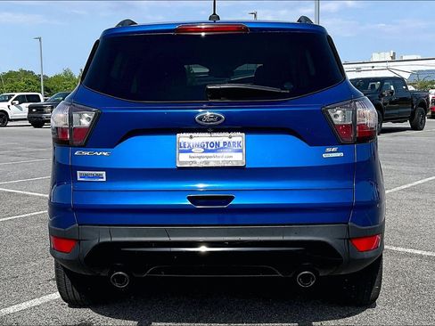 Used 2017 Ford Escape SE w/ SE Sport Appearance Package FWD image 5