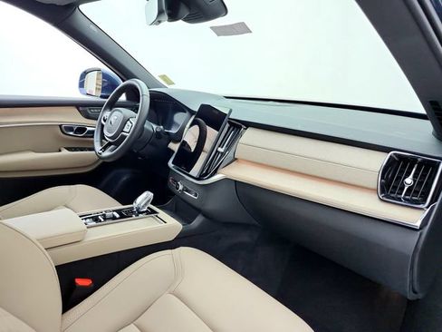 Certified 2026 Volvo XC90 B6 Plus AWD/4WD image 17