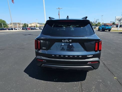 Used 2022 Kia Sorento S AWD/4WD image 4