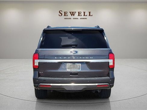 Used 2022 Ford Expedition XLT RWD image 4