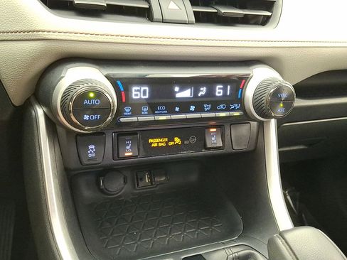 Certified 2019 Toyota RAV4 XLE w/ Convenience Package image 19