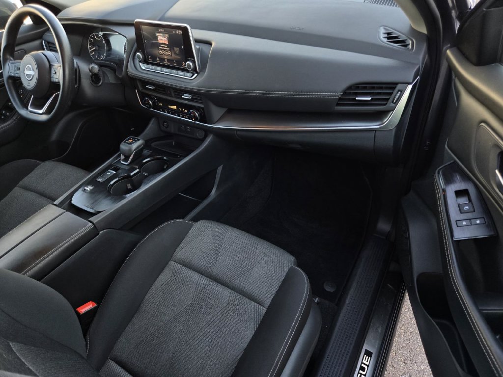 Certified 2024 Nissan Rogue SV FWD image 7