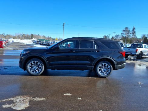 New 2026 Ford Explorer Active w/ Active Comfort Package image 2