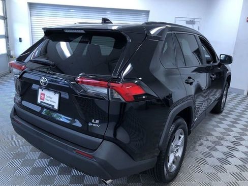 Certified 2025 Toyota RAV4 LE AWD/4WD image 33