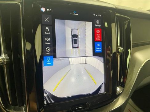 Certified 2025 Volvo XC60 B5 Ultra AWD/4WD image 23