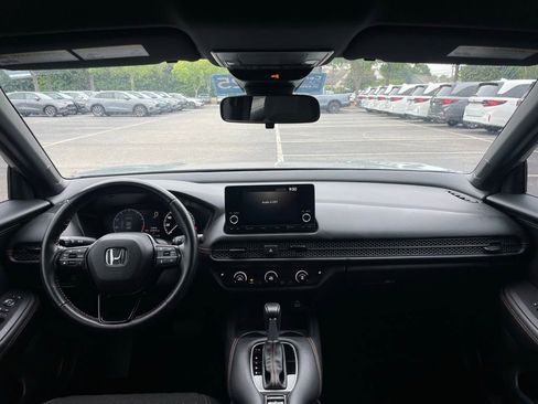 Certified 2025 Honda HR-V Sport image 10
