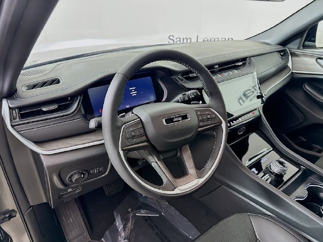 New 2026 Jeep Grand Cherokee Altitude AWD/4WD image 9
