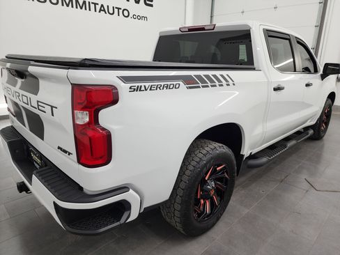 Used 2023 Chevrolet Silverado 1500 RST w/ Redline Edition AWD/4WD image 4