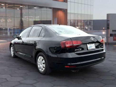 Used 2017 Volkswagen Jetta SE FWD image 6