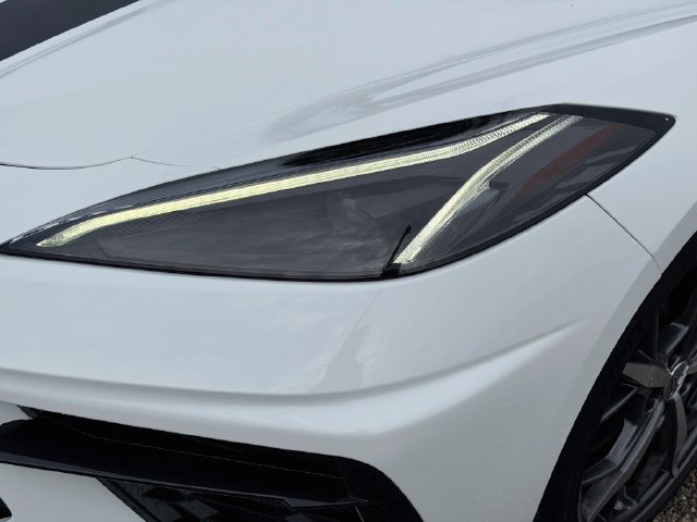 Used 2022 Chevrolet Corvette Stingray Premium Cpe w/ Z51 Performance Package RWD image 9