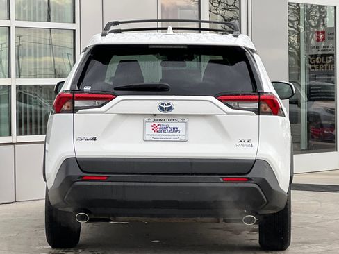 Certified 2021 Toyota RAV4 XLE image 5