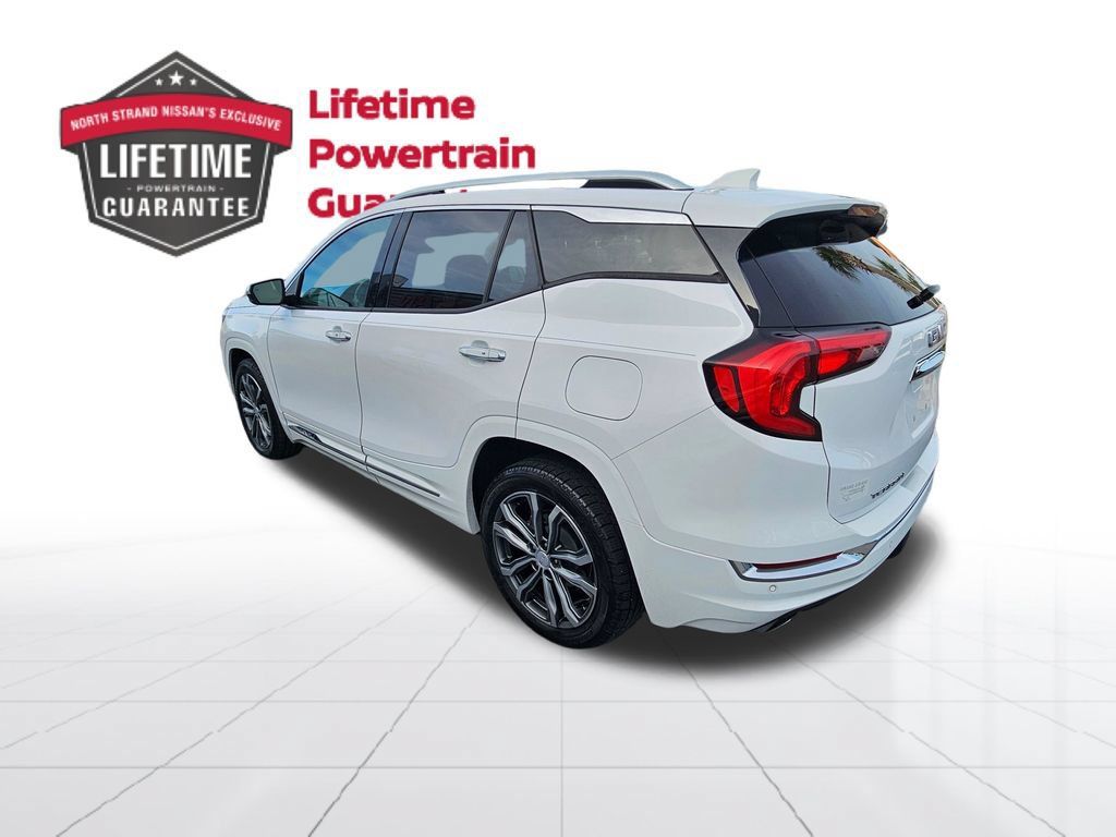 Used 2020 GMC Terrain Denali w/ Denali Premium Package FWD image 3