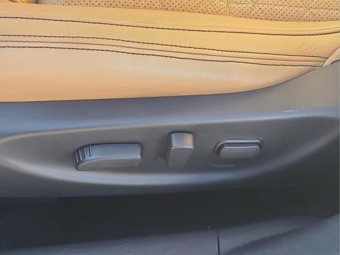 Used 2016 Nissan Maxima SR w/ Interior Lighting Package image 16