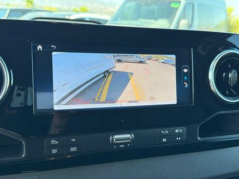Used 2025 Mercedes-Benz Sprinter 2500 image 27