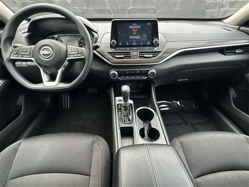 Used 2024 Nissan Altima 2.5 SV image 24