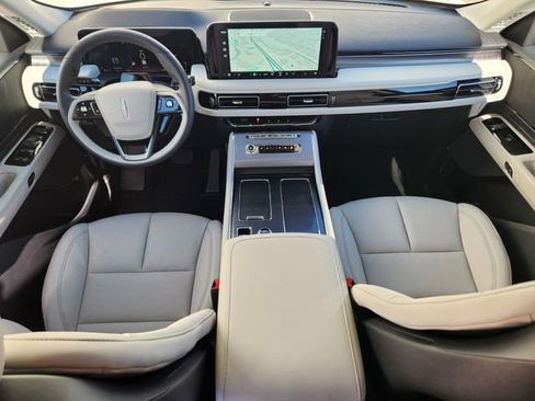 New 2026 Lincoln Aviator AWD w/ Jet Appearance Package image 11