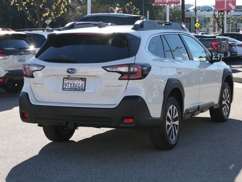 Certified 2025 Subaru Outback Premium image 5