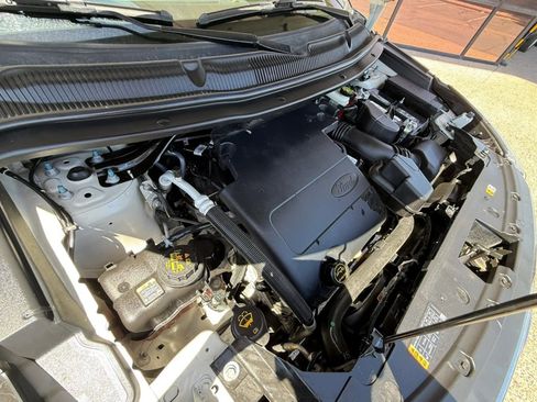 Used 2017 Ford Explorer XLT FWD image 24