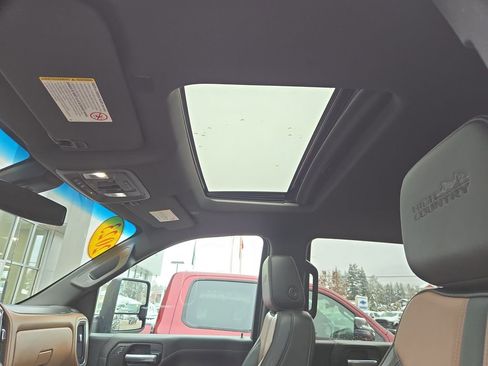 Used 2023 Chevrolet Silverado 3500 High Country image 28