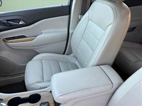 Used 2017 GMC Acadia Denali w/ Technology Package image 8