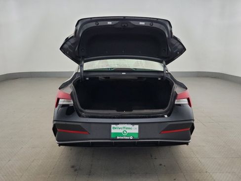 Used 2024 Hyundai Elantra SEL FWD image 29
