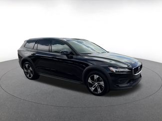 Used 2025 Volvo V60 B5 Cross Country Plus video 2