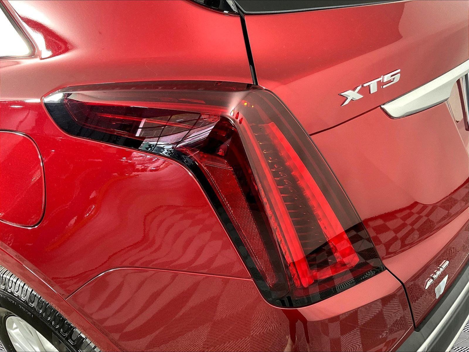 Used 2020 Cadillac XT5 Premium Luxury AWD/4WD image 23