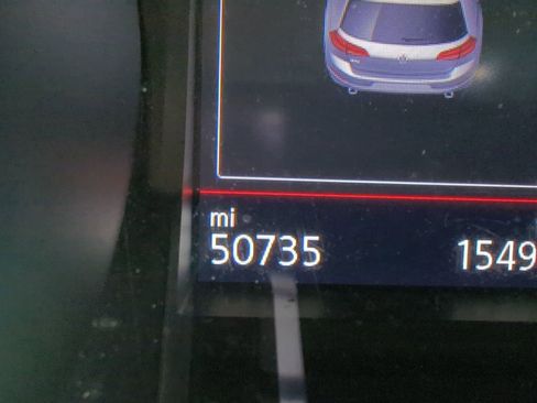 Used 2020 Volkswagen Golf 2.0T S image 5