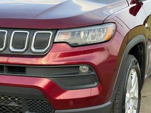 Used 2022 Jeep Compass Latitude w/ Convenience Group AWD/4WD image 8