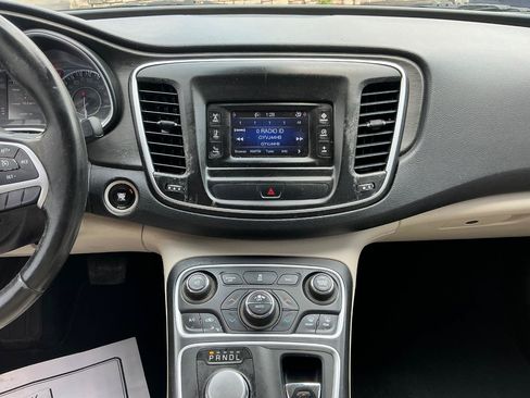 Used 2015 Chrysler 200 Limited w/ Convenience Group FWD image 19