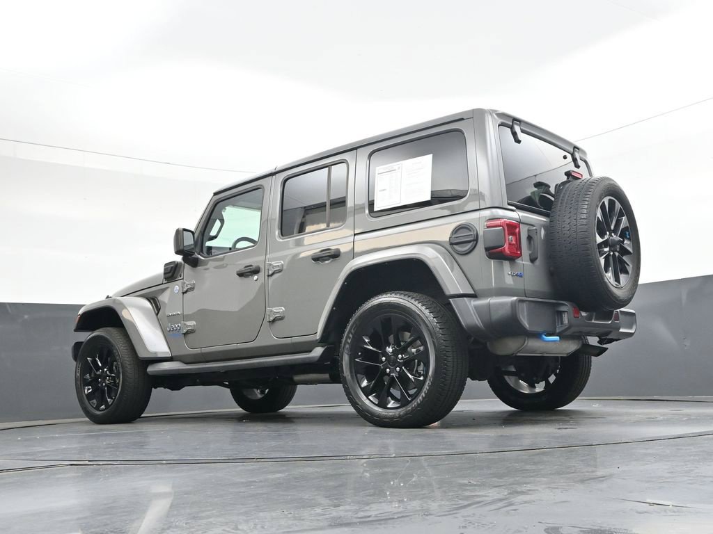 Used 2022 Jeep Wrangler Unlimited Sahara AWD/4WD image 37