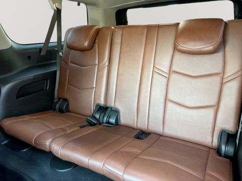 Used 2019 Cadillac Escalade ESV Premium Luxury AWD/4WD image 25