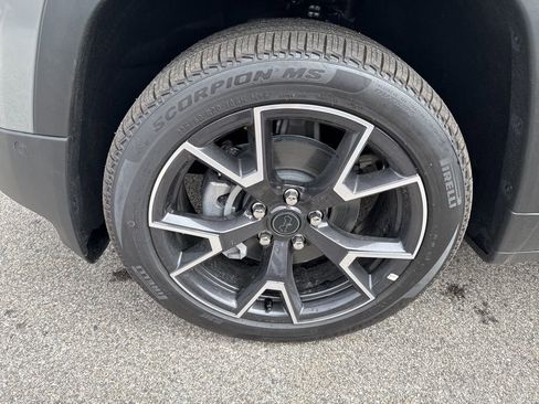 New 2026 Jeep Cherokee Overland image 9