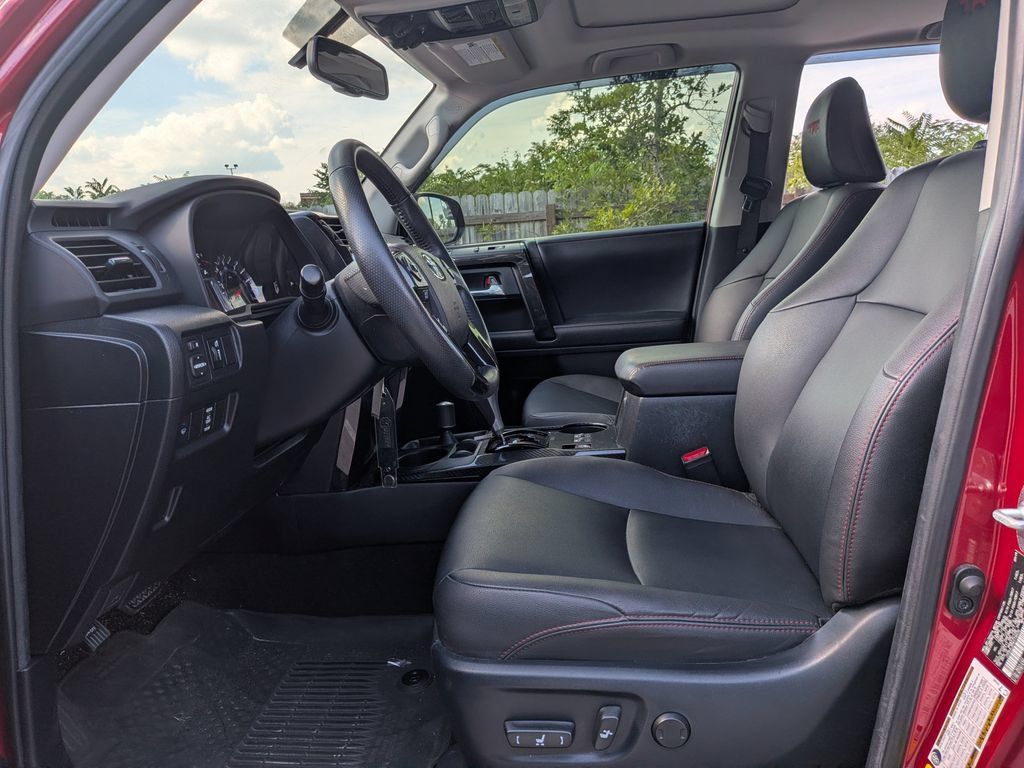Used 2019 Toyota 4Runner TRD Off-Road Premium AWD/4WD image 10