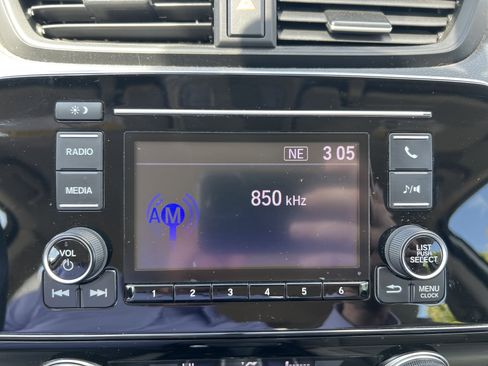 Used 2018 Honda CR-V LX image 4
