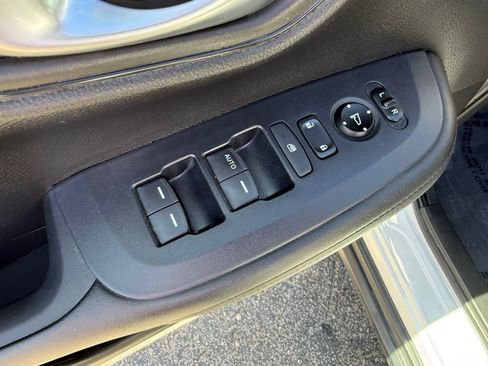 Certified 2024 Honda HR-V LX image 12
