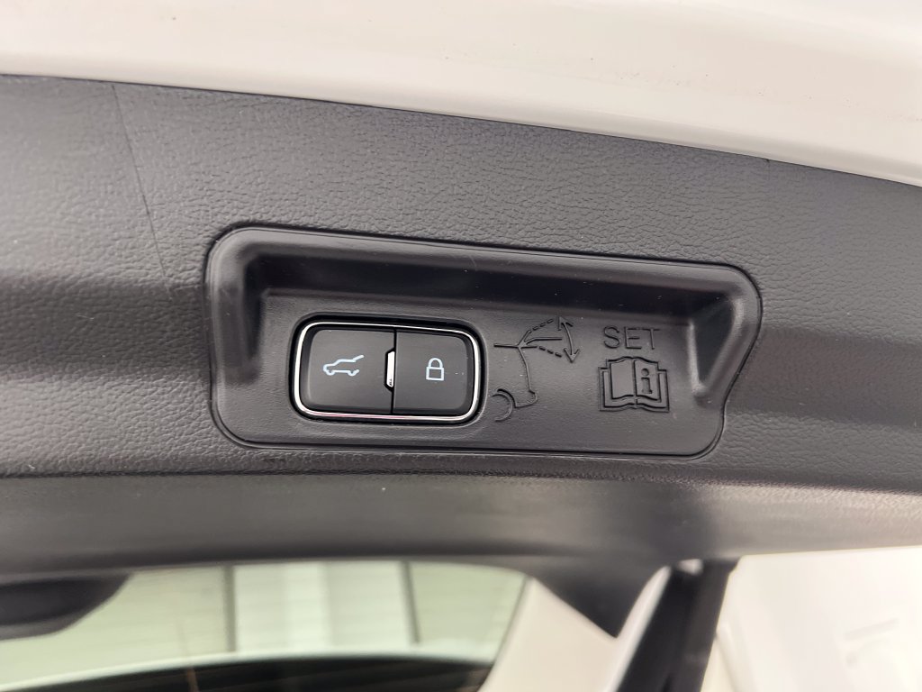 Used 2025 Ford Explorer Active AWD/4WD image 48
