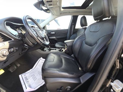 Used 2021 Jeep Cherokee Limited AWD/4WD image 5